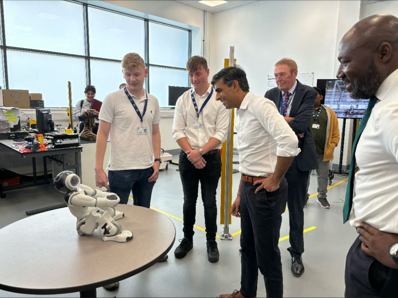halftermeyer's tweet photo. NAO talked with UK Prime Minister Rishi Sunak this morning! 🇬🇧 Cranfield University
#RishiSunak #education #robots #robotics #innovation #UnitedRoboticsGroup #Robotsforeducation #robotics #cranfield #Ai #Engineering #technology https://t.co/6iKJ3YCNn9
