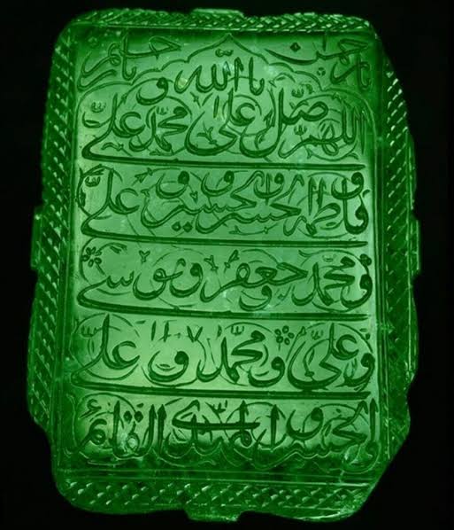 archeohistories's tweet photo. The "Mogul Mughal Emerald", one of the largest emeralds known in the world. Weighing 217.80 carats, the obverse is engraved with Shi'a invocations in elegant naskh script. Dating back to 1695-1696 AD; belonged to the Royal Mughal Treasury of Mughal Emperor Aurangzeb; Red Fort, Delhi (New Delhi), India.

The emerald stone is an impressive 10cm tall and weighs 217.80 carats. This beautiful green stone is thought to have come from the reign of Mughal Emperor Aurangzeb (1658-1707 AD) who was the last of the great Mogul rulers who controlled much of India. The Emerald is thought to have been discovered in Colombia by the Spanish conquistadors and cut in India into a rectangular shape with flat sides. One side of the stone is inscribed with Islamic prayers and the other is engraved with opulent flower ornaments.

The Islamic prayer contains the 12 names of Imams in the chronological order in which they succeeded one another. The reverse side reflects the Mogul love of nature with its floral and foliate carved decorations. In 2001 the stone was sold at Christie’s Auction House in London to an anonymous buyer for $2.2 million.

Now, preserved in the Museum of Islamic Art in Doha, Qatar.

- Subscribe for Weekly Newsletter -
https://t.co/QSjn4yGpeh

#archaeohistories