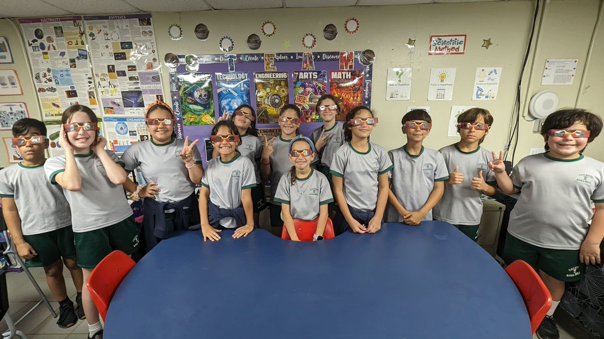 adamonzon's tweet photo. ¡Me hace muy feliz saber y ver a los niños que ya tienen sus gafas de seguridad para disfrutar del espectacular evento astronómico que disfrutaremos el sábado, 14 de octubre con el @ecoexploratorio! ☀️🌕🌎😎❤️ #eclipsepr #eclipsesolar #solareclipse #puertorico https://t.co/ucGSMk3GBJ