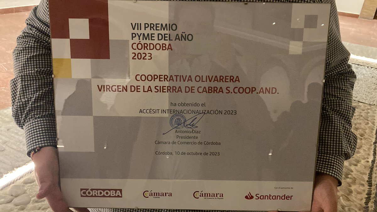 aceitesmonteoli's tweet photo. 🏆PREMIO🏆
Esta semana hemos sido reconocidos con el accésit a la internacionalización, en los premios PYME del año de Córdoba.
#premio #PYME #accésit #internacionalización #PremiosPymeDelAño2023 #Monteoliva #AOVE #AceiteDeCalidad #calidad #CooperativaOlivareraVirgenDeLaSierra https://t.co/zFqkrDkt6Y