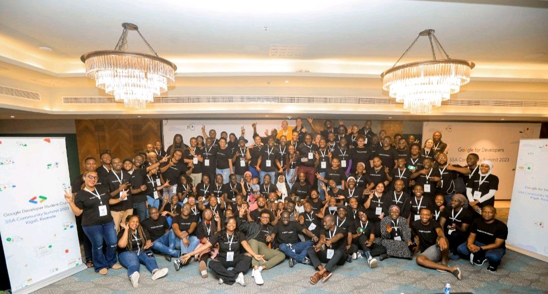 enthusiastDev's tweet image. Got back from an incredible experience at the Google Developers Sub-Saharan Africa Summit in Kigali! 🌍✨ As a Google Developer Expert for Flutter & Dart, it was such a privilege to be part of this event. Meeting with talented minds in the tech community was absolutely amazing🚀