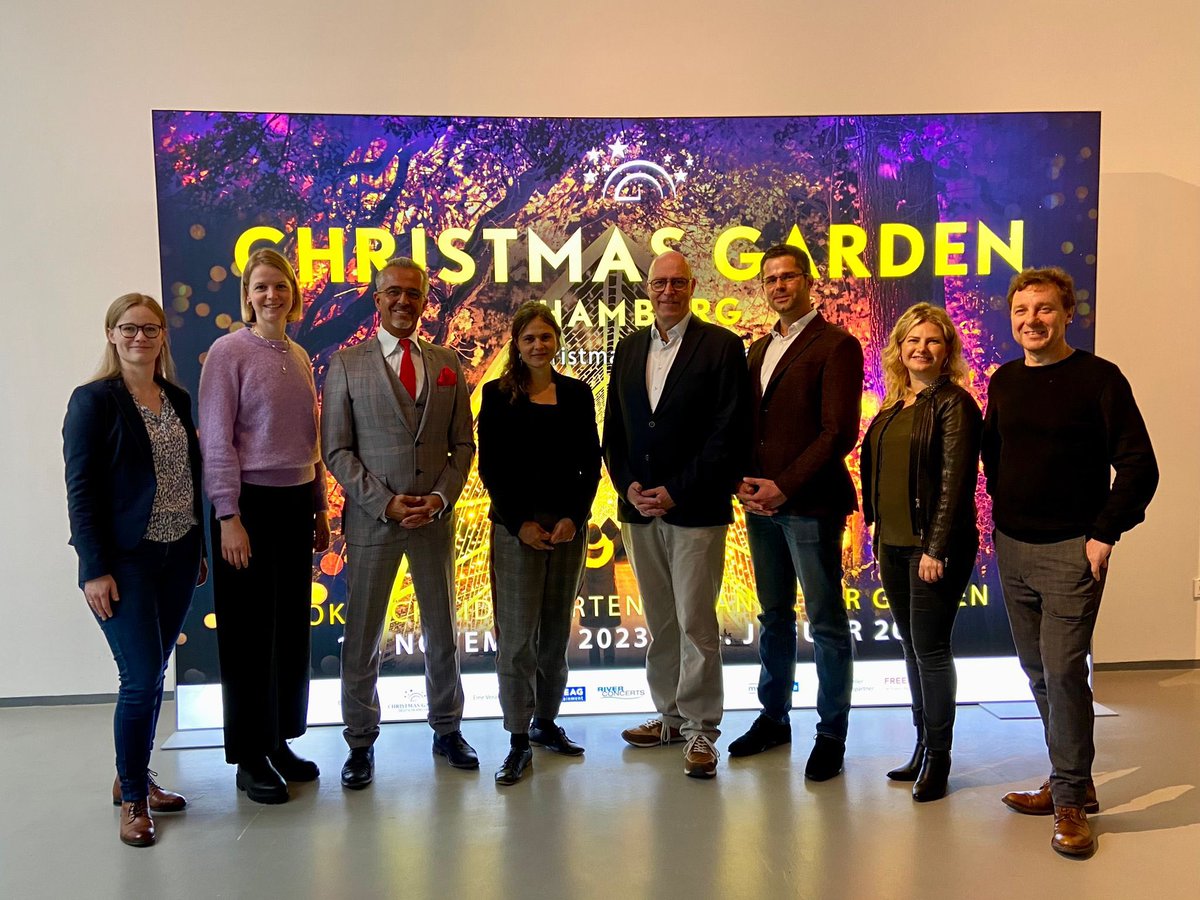 Dominik Begerow (@begerowlab) on Twitter photo Nach einer erfolgreichen Pressekonferenz: christmas-garden.de/hamburg im <a href="/BotGartenHH/">Botanischer Garten Hamburg</a> Nach einer erfolgreichen Pressekonferenz: christmas-garden.de/hamburg im <a href="/BotGartenHH/">Botanischer Garten Hamburg</a>