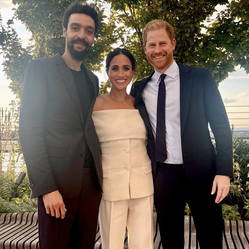ArchLiliHazMeg's tweet photo. Prince Harry and Meghan with The Archewell Foundation’s photographer Lee Morgan 🤍💫 https://t.co/6oEMcCP9FN