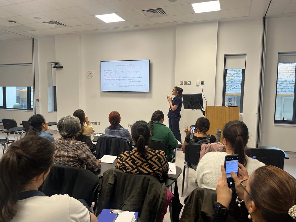 Julieannek91's tweet photo. Our “ACT F.A.S.T.” Stroke Study Day is well underway in @stjamesdublin We have 20 staff members from over 8 different clinical areas in attendance! Various members of the Stroke MDT are passing on their knowledge of Stroke 🧠 💉🩸 #SJHNursing #timeisbrain #Stroke @OrlaK91 https://t.co/XgBcXyZSR7