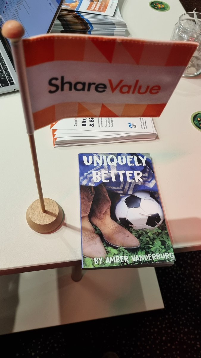 <a href="/VanderburgAmber/">Amber Vanderburg</a> As "kers op de taart" I even received a signed copy of her book.

Thank you Amber!

#devindisguise