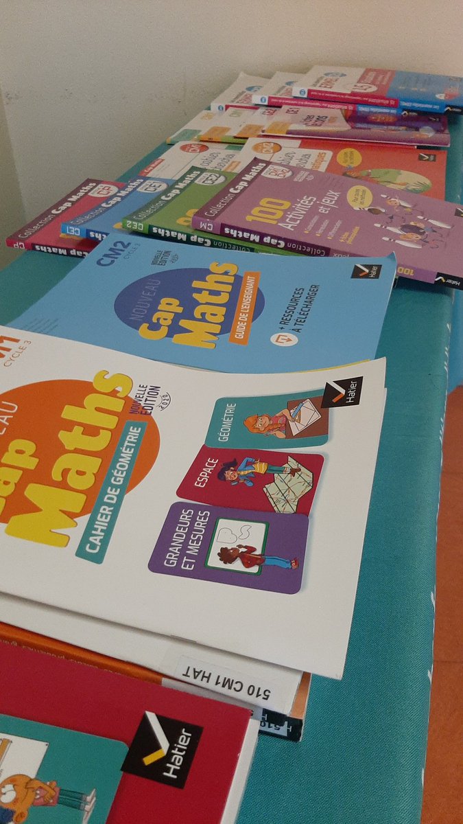 HatierNordOuest's tweet image. 🗣Conférence de #RolandCharnay sur le #CalculMental au centre de l'apprentissage des différentes formes de calcul #cycle2 #cycle3 Merci aux #CPC et l'IEN d'Aulnay sous Bois 1 pour sa confiance  @EditionsHatier #Maths #CapMaths #Ermel