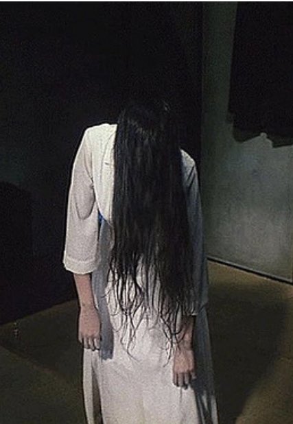 LGWhite2's tweet image. Happy news my film @HorrorMusicDoc  will be screening in a few weeks time at my all time favourite horror festival @morbidofest  Mexico City. As it’s #Halloween #Dayofthedead season I’m looking for the perfect thing to wear so… thinking in style of #TheRing by my friend Hideo…