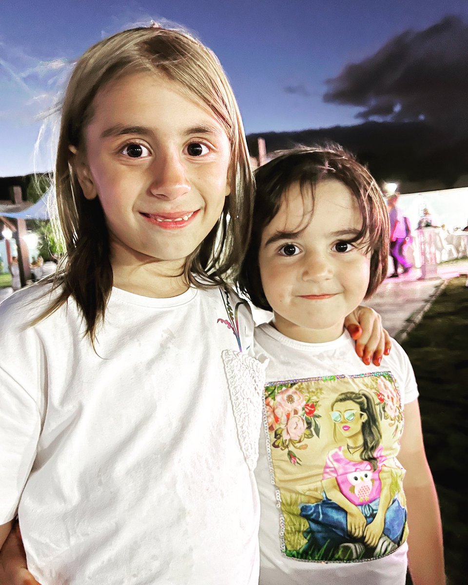 Gerçeği hayalinden daha güzel olan tek şey kız evlattır...

#11EkimDünyaKızÇocuklarıGünü