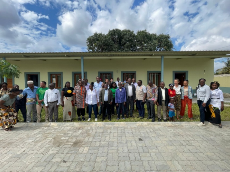 misotran's tweet photo. Check out our latest Summer School Project in Nacala.  Look under our news and updates tab on our website to read it all.
#summerschool #mozambique #Nacala https://t.co/7LSbMuvaZ2