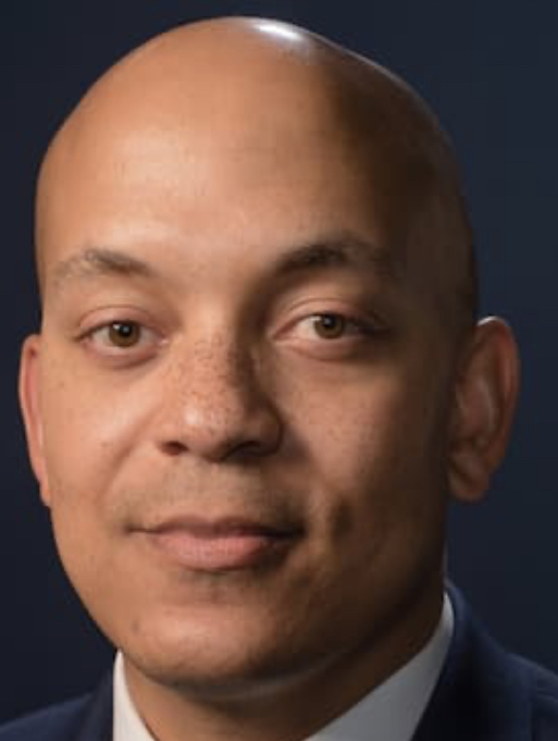 Ayo don't this egg look like <a href="/GeoffRBennett/">Geoff Bennett</a> from PBS <a href="/NewsHour/">PBS News</a>? #BlackReporters #BlackJournalists #pbs