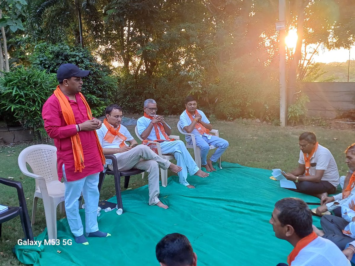 devendrasinh162's tweet photo. #બેચરાજી મંડલ બુથ સશક્તિકરણ અભિયાન વર્કશોપ @manidhar vila https://t.co/1gERk2H5ev