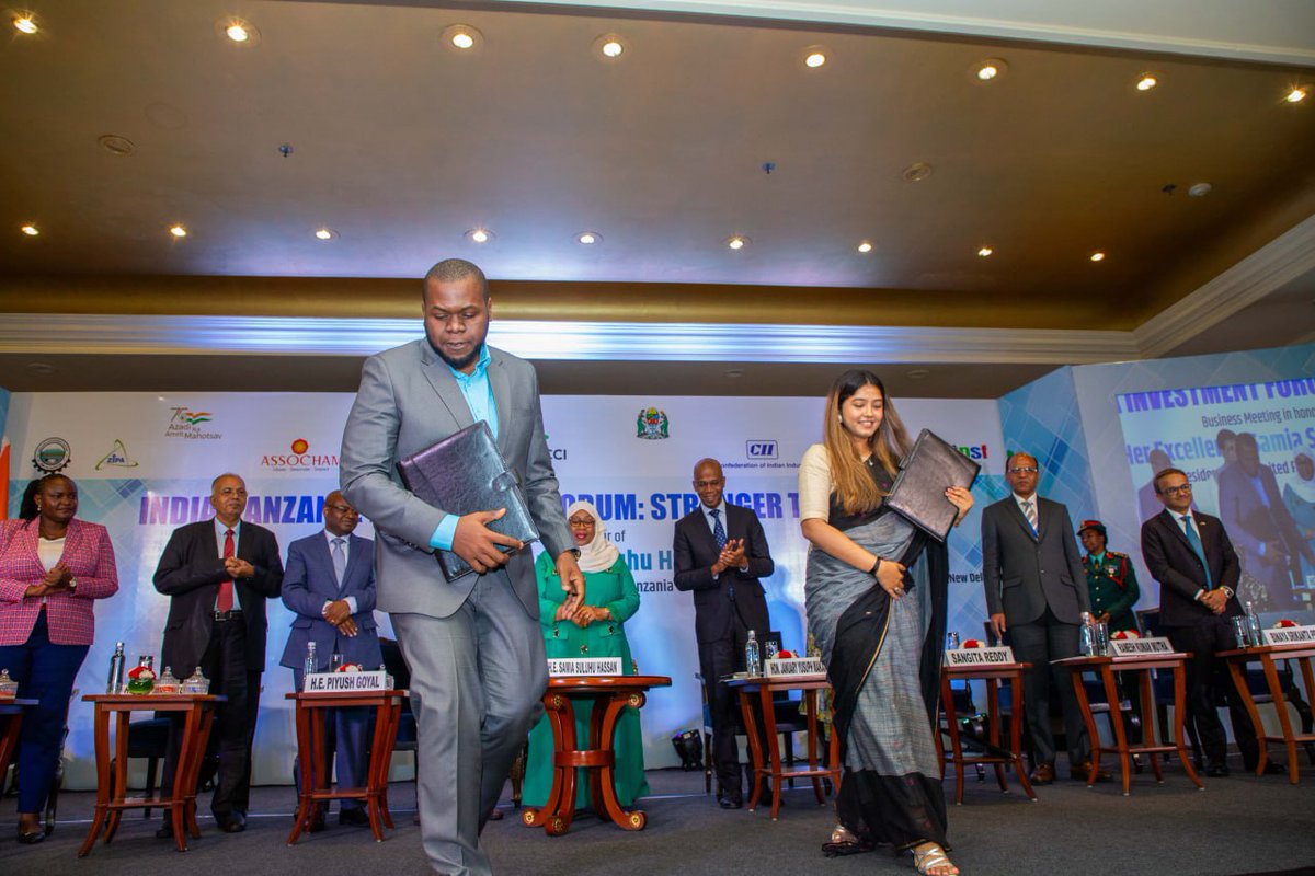 Yesterday, <a href="/VenturesSahara/">Sahara Ventures</a> and Hindsight Ventures <a href="/HSV_Africa/">Hindsight Ventures</a> achieved a huge milestone in linking the Tanzanian and Indian Startup ecosystem after signing an MoU in front of the President of The United Republic of Tanzania, Her Excellence Pres. <a href="/SuluhuSamia/">Samia Suluhu</a>. The partnership will