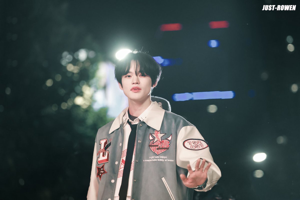 just_rowen's tweet photo. 231008

 #CHENLE #천러 #辰乐 #NCT #NCTDREAM https://t.co/SvDISNIOG1