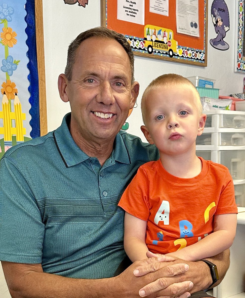 alan_agibson's tweet photo. It’s a special day when Grandpa is the special guest of the special helper at preschool! Just one of the amazing perks of being a grandparent! Go Theo! 😀 https://t.co/SNcYOLacfq