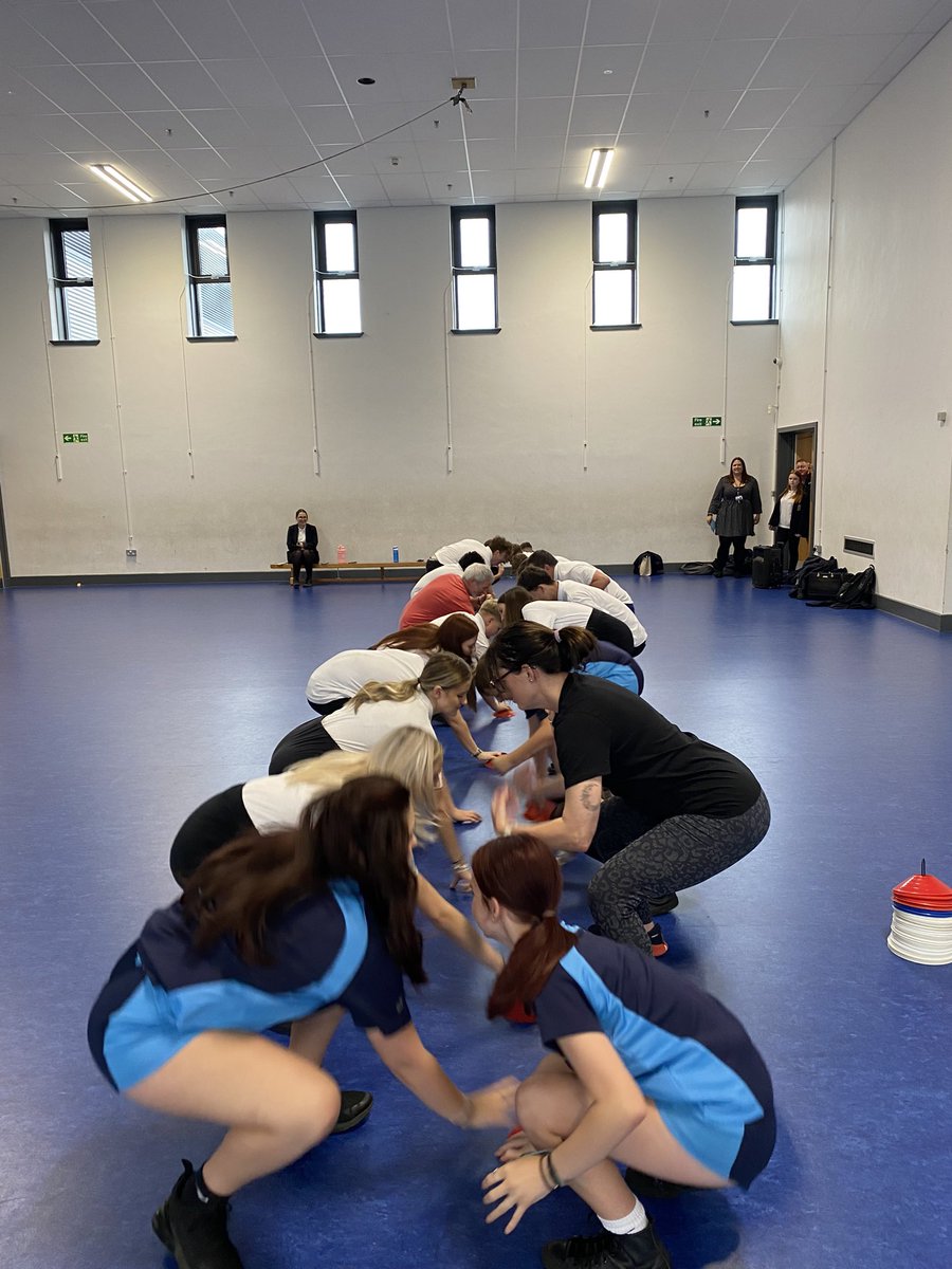 AfonTafSkiTrip's tweet photo. Ski fit session 2 โ
๐ช๐ป
Well done to all those who attended and thank you to Mrs. Phillips for putting everyone through their paces ๐ฅต
#2down8togo #TeamTรขf โท๏ธ๐๐ https://t.co/OgZ8H1X8vP