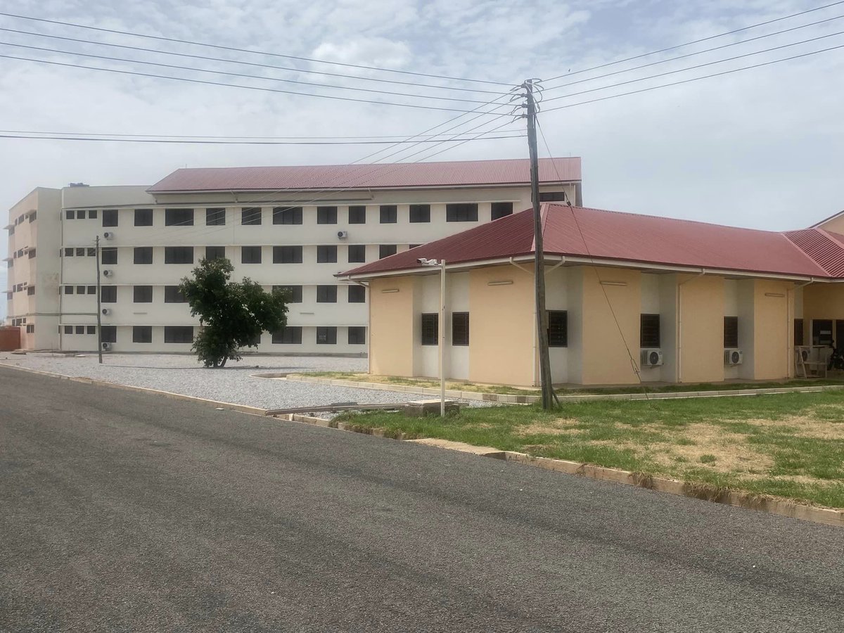 amarrah02's tweet photo. One of Nana Akufo-Addo's STEM Schools. This Kpasenkpe Senior High School in the North-East Region.
#STEM4Jobs
#STEMeducation
#BuildingGhanaTogether https://t.co/ZjNDJhjnNE