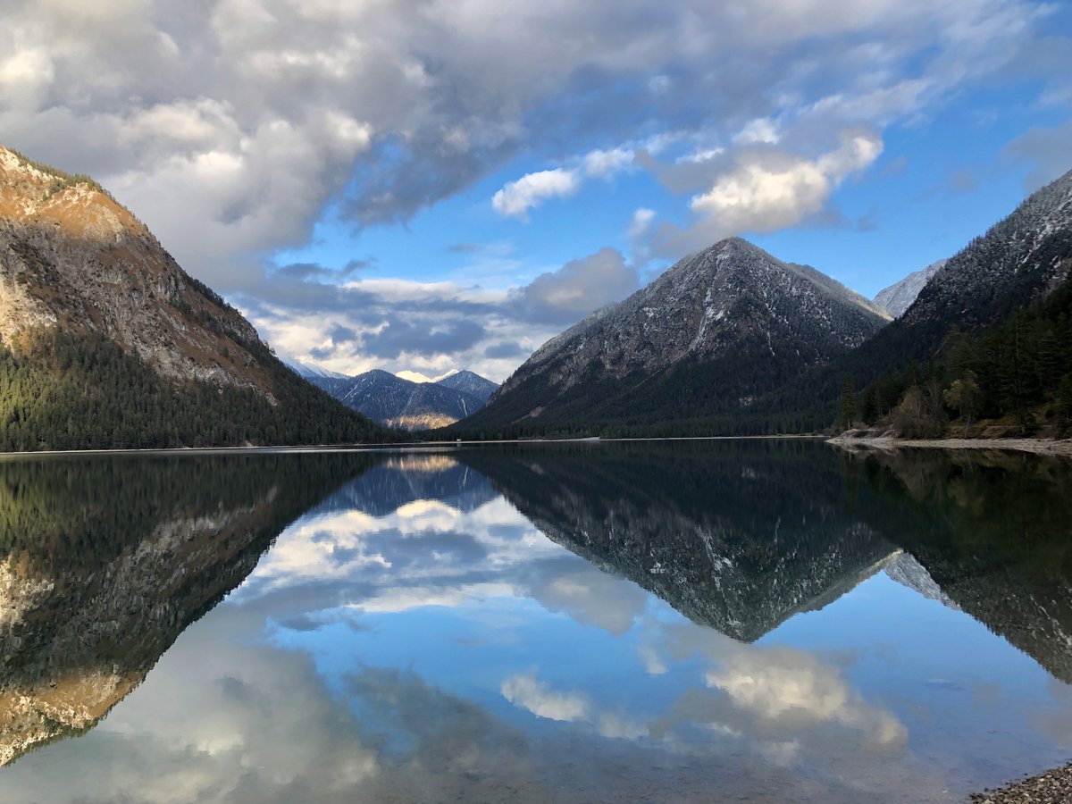 TatianaVoytsenk's tweet photo. @janisphotos #favphoto #lakeheiterwang #austria https://t.co/cGPXyLEutg