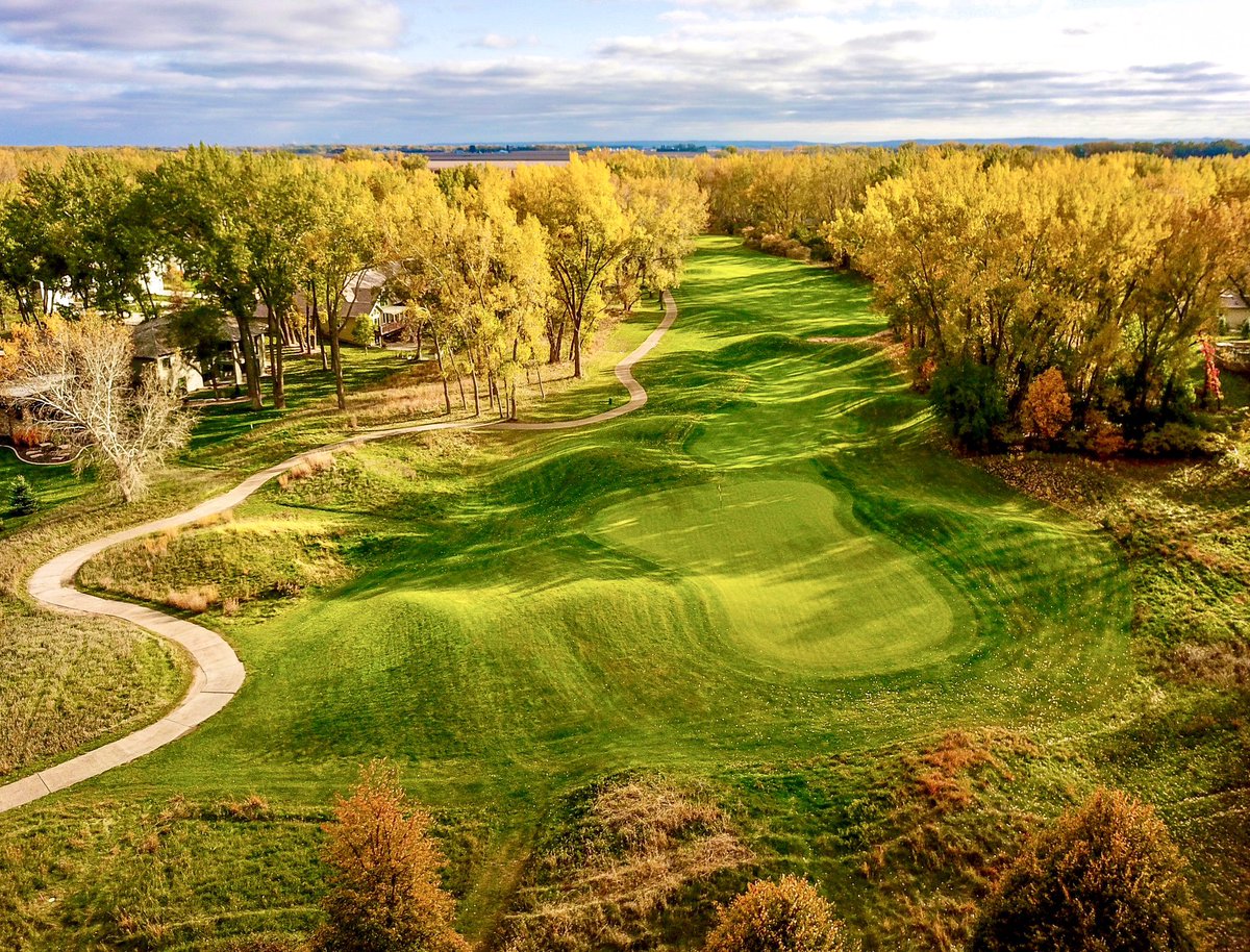 Autumn at Dakota Dunes Country Club offers some special sights!