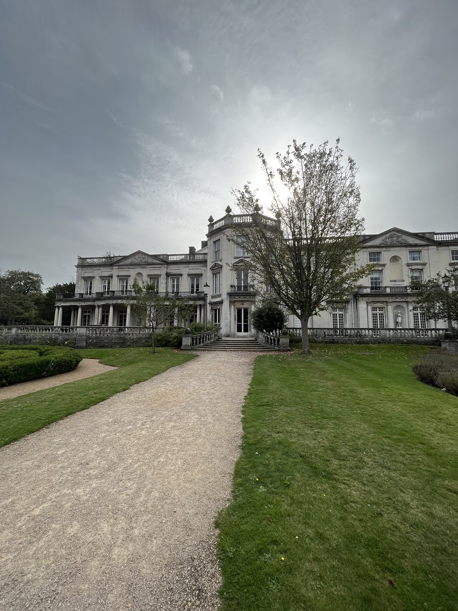 Sutharee Wannasiri tweet media