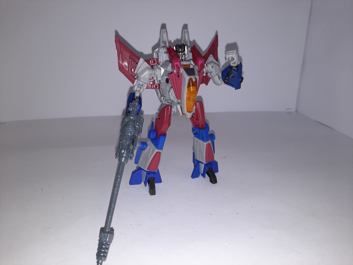 Tfpivman's tweet image. Got myself Transformers Generations: Fall of Cybertron Deluxe class Starscream.
Looks pretty good with  Gamer Edition WFC Megatron. 

Nullrays are 3d printed and made by @fakebusker83

1/2

#Transformers #TransformersFallOfCybertron #Starscream #Decepticon