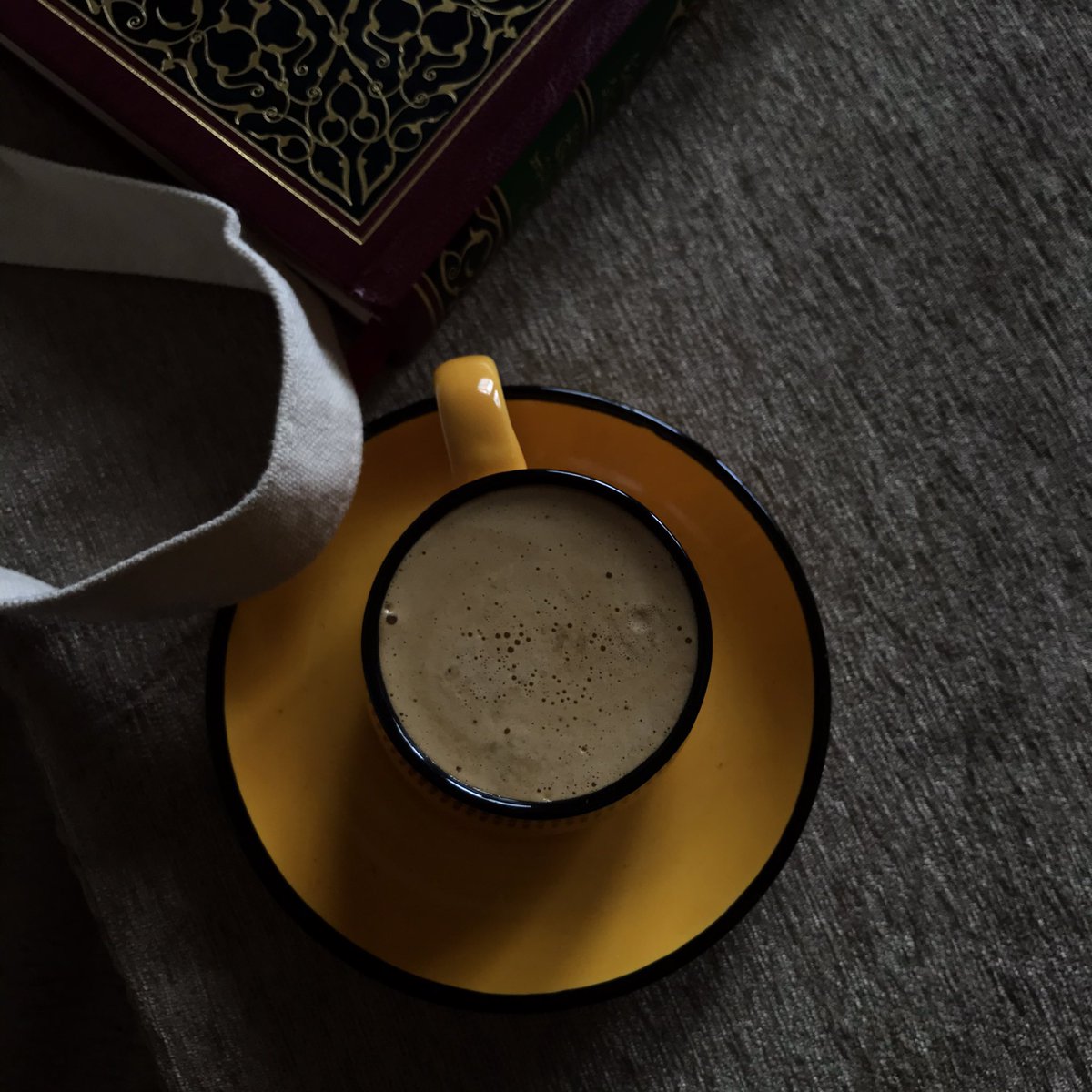 n3_osha3's tweet photo. والله مافيه شيء مثل القرآن له قدرة عجييييييبة على انتشالك من دائرة الضيق إلى دوائر السّعة ، يالله كيف له سطوه بالغة على ترميم القلب وكأن شيء لم يحدث من قبل مواسااااة القرآن لا تعادلها أي مواسااااة وربّي 

- قرآنكم هو سلواكم في خضم هذه الحياة بالذات هذه الايام الثقيله على قلوبنا https://t.co/IkySHTcDUu