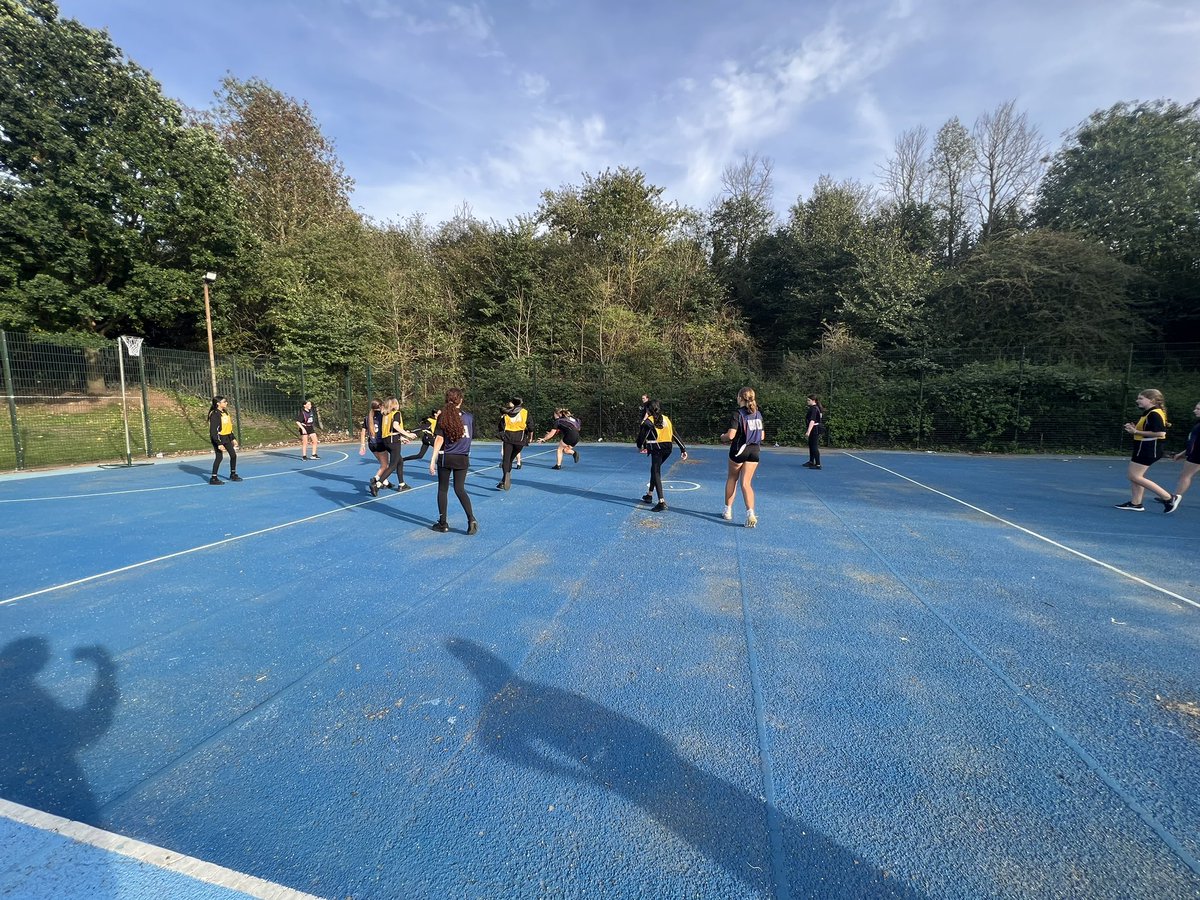 WreakePE's tweet photo. Our year 8 netball team won two of their games and drew the third in last night’s South Charnwood tournament! 
Great start to the year, well done girls 👏🏐 @AishaPhysEd https://t.co/DqE37ZcAqa