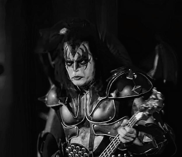KISSReplicas's tweet photo. #KISSreplicas is everywhere! 🤟
For more details check out the products page here
https://t.co/hUocaO50yx

#officialkisscostume #kisscostume #kisskosplay #kisscosplay #kissboots #realdeal #udreplicas https://t.co/ebf3HguGSv