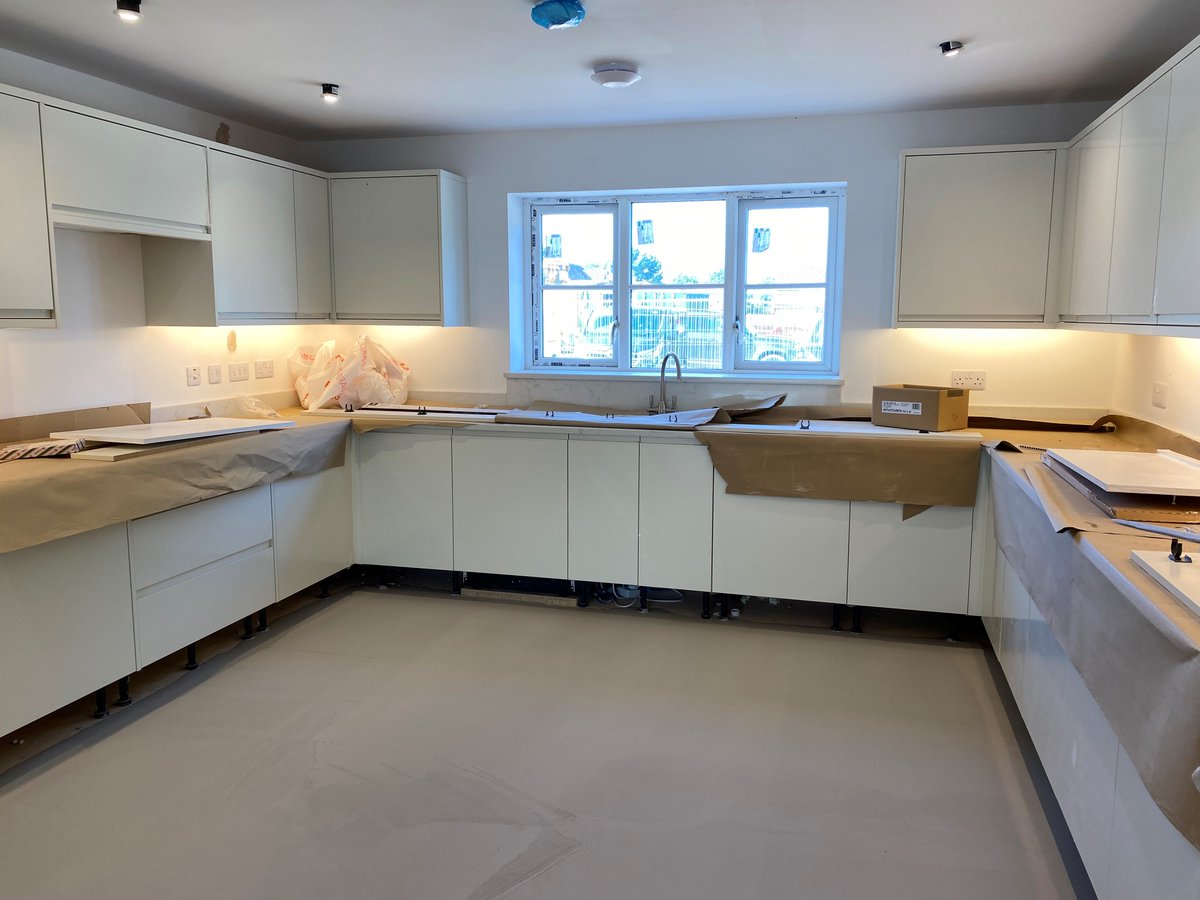 osbornandkent's tweet photo. 🚧 Take a peek inside the kitchen and bathroom in Plot 7 at Caistor St Edmund 👀🤩

#construction #norfolk #ukhousing https://t.co/TWEQYD2qfd