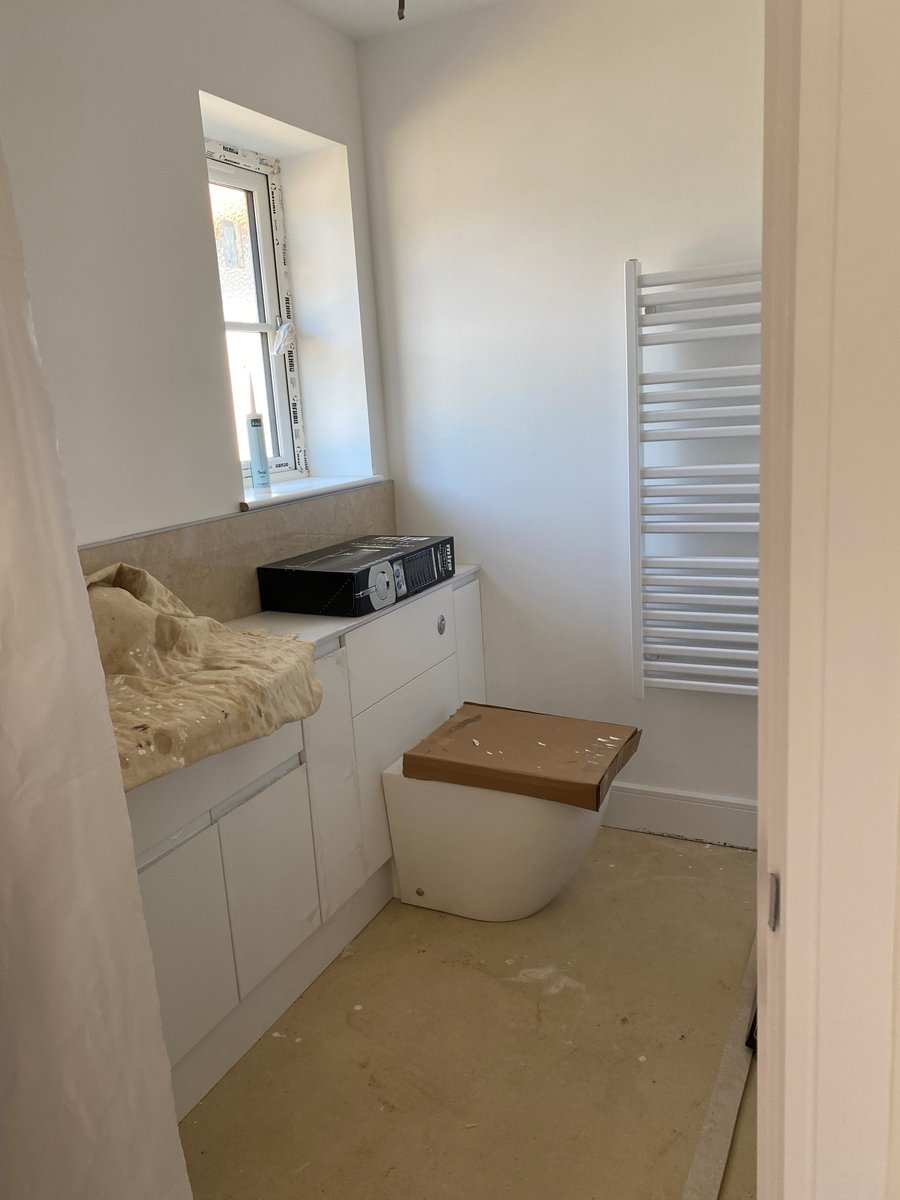 osbornandkent's tweet photo. 🚧 Take a peek inside the kitchen and bathroom in Plot 7 at Caistor St Edmund 👀🤩

#construction #norfolk #ukhousing https://t.co/TWEQYD2qfd