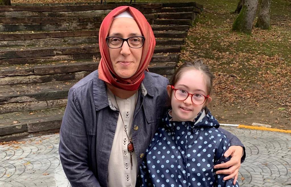 salihademirer's tweet photo. Hayal ederek ve inanarak kendi başarı hikâyelerini yazan; dünyayı güzelleştiren kadınlar yetiştirmek için kız çocuklarımızın yanında olmaya devam ediyor, tüm evlatlarımızın yarınları için çalışıyoruz. 
#11EkimDünyaKızÇocuklarıGünü https://t.co/Sb5L7xpk7H
