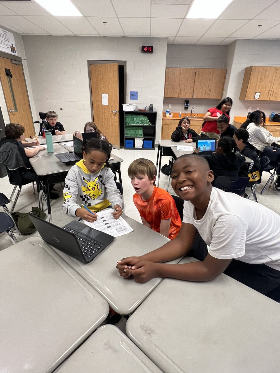 BethJCarter's tweet photo. We love @CUBoulder's Phet Simulations!!! Thank you for helping us study net forces! #ProudtoBEatRFE https://t.co/99kaStWj38