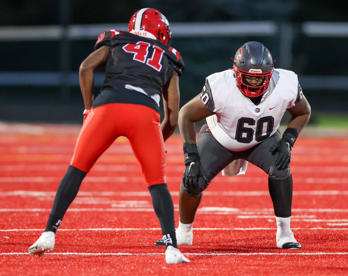 centralcatholic's tweet photo. ☘️🏈 @ToledoCCHS_FB hosts rival @SFSAthletics on Friday at 7 pm in Gallagher Stadium. Scarlet &amp; Gray look to secure 22nd-straight win in series &amp; successfully hold onto Irish-Knight Trophy ... GO IRISH!!! #CentralToLife ☘️🏈

Click HERE to Read Preview ⬇️
https://t.co/dYY7jwXTqi https://t.co/NbwNz8DKW0