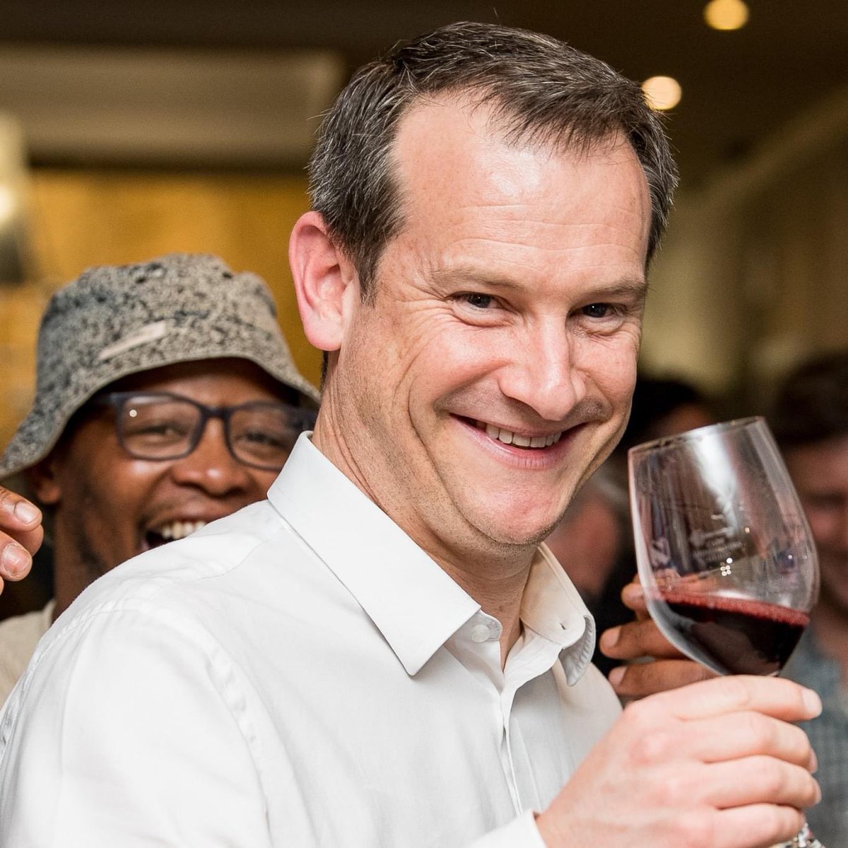 CapeWinemakersG's tweet photo. Glasses, paddles, and R14 788 000 were raised at the 39th Annual Cape Winemakers Guild Auction last weekend.
A combination of incredible wine, delicious food, coffee, and people, coming together to try their luck at getting their hands on these exclusive wines.
#CWGAuction https://t.co/P3HzhXIVtW