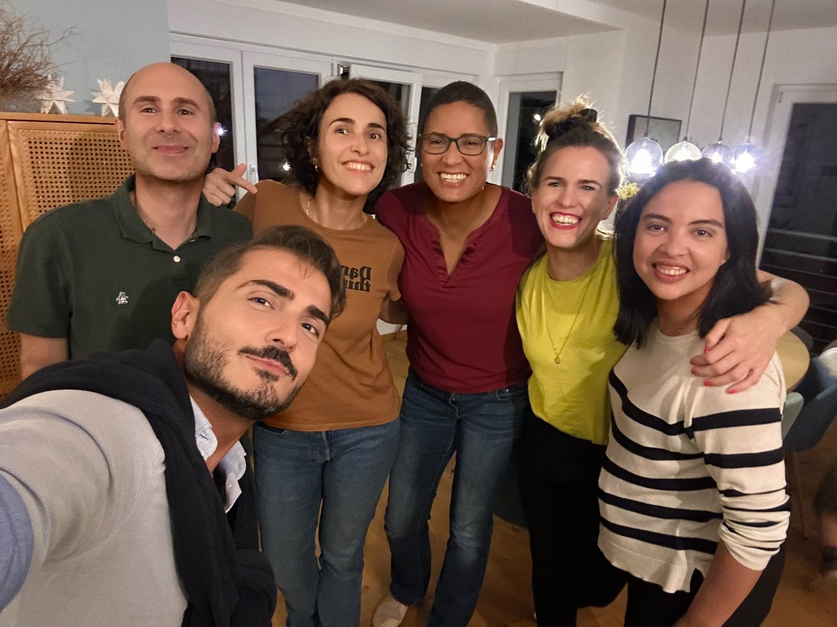 Gianmaria Liccardi (@giammy_l) on Twitter photo What a pleasure it has been to have @MonicaYabal as an invited speaker of the <a href="/sfb_1403/">SFB_1403</a> seminar series <a href="/UniCologne/">Universität zu Köln</a> . The evening of course continued with more sparkling scientific discussions with <a href="/GarciaSaez_Lab/">Garcia Saez Lab</a> <a href="/uris_ros/">Uris Lianne Ros Quincoces</a> <a href="/ale_annibaldi81/">Alessandro Annibaldi</a> <a href="/PeltzerNieves/">Nieves Peltzer</a>. Great times! What a pleasure it has been to have @MonicaYabal as an invited speaker of the <a href="/sfb_1403/">SFB_1403</a> seminar series <a href="/UniCologne/">Universität zu Köln</a> . The evening of course continued with more sparkling scientific discussions with <a href="/GarciaSaez_Lab/">Garcia Saez Lab</a> <a href="/uris_ros/">Uris Lianne Ros Quincoces</a> <a href="/ale_annibaldi81/">Alessandro Annibaldi</a> <a href="/PeltzerNieves/">Nieves Peltzer</a>. Great times!