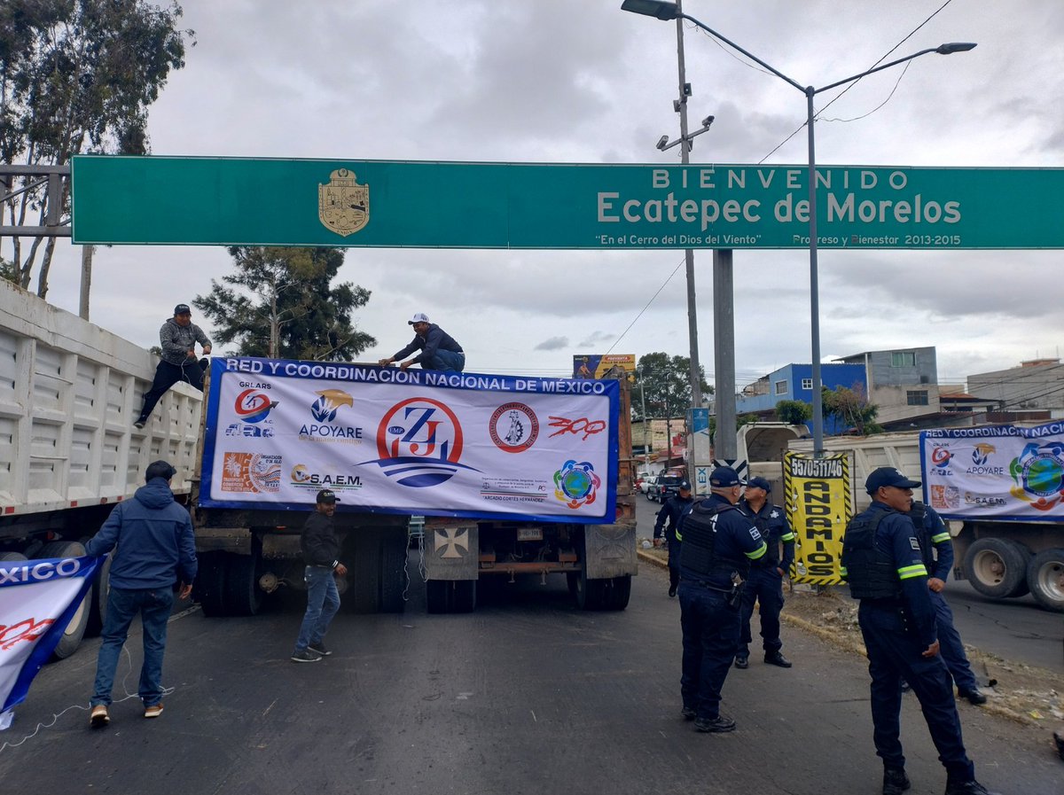 infopolitano's tweet image. #Ahora | La #AvenidaCentral en ambos sentidos se suma a las vialidades #Bloqueadas en #Ecatepec

➡️ Se trata de sindicatos que exigen más seguridad contra extorsiones