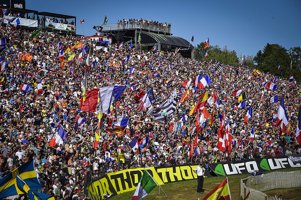 mxgp's tweet photo. 🏁✨ 2023 MONSTER ENERGY FIM MXON IN ERNEE| THE MOST INCREDIBLE ATMOSPHERE 🙌
Check out the unique atmosphere of Ernee here 👇
https://t.co/TOyWjyceMC
#MXoN #Ernee #MXGP #Crown #Atmosphere https://t.co/x8dbBL80JN