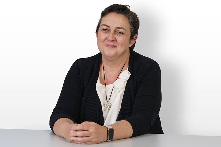 educa_med's tweet photo. Hablamos con @amdaraujo13, la decana de @cfisiomad: «Los fisioterapeutas deberían formar parte de los equipos de oncología». Lee la entrevista completa en Educa-News 👉🏻 https://t.co/cHMw6zGSBk #fisioterapia #ejercicioycancer #EducaMedSEC https://t.co/lQT0JwauTe