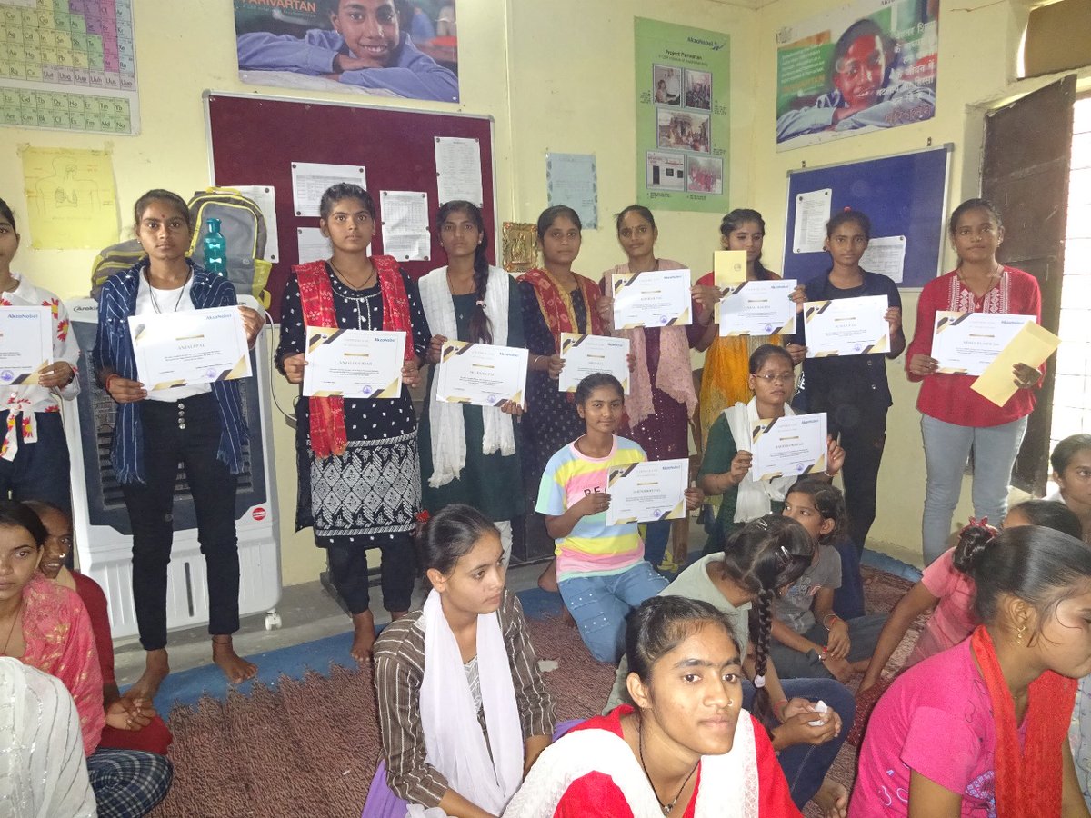 humarabachpan's tweet photo. Scholarships to three 10th &amp; 12th pass meritorious girls of Parivartan Resource Centre were rewarded in Malanpur as a token of encouragement on the occasion #InternationalDayofGirlChild 2023. Scholarships are being provided every year to promote girls education in the rural areas https://t.co/enMZIqnacr