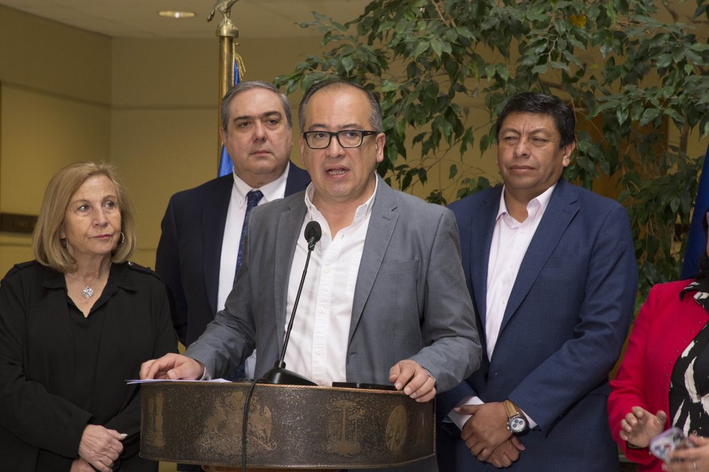 BancadaPPD_IND's tweet photo. 📸 Como @BancadaPPD_IND, OFICIAMOS al Presidente Boric para que le ponga URGENCIA a su proyecto de ley que prohíbe a las #AFP distribuir dividendos a sus accionistas cuando la rentabilidad real de los fondos que administran sea negativa https://t.co/YFyDuJOAku