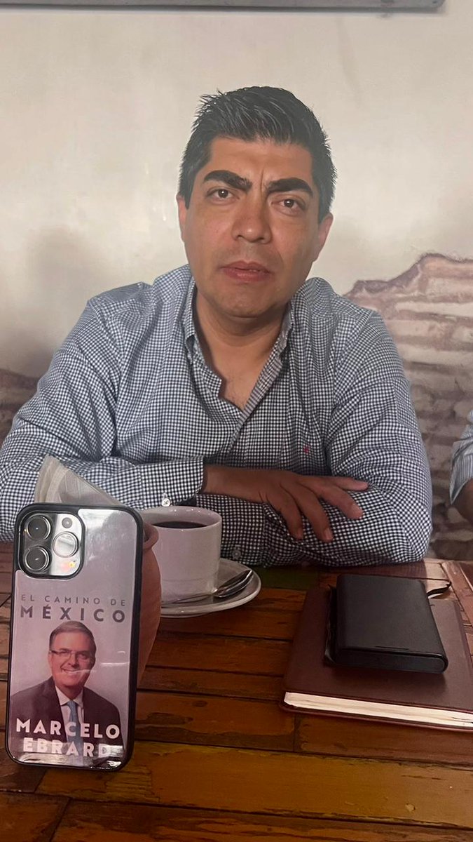 Ya estamos con los integrantes de <a href="/Corsas2/">Corsas</a> como invitado Carlos Candelaria. coordinador de Marcelo Ebrard para el Noroeste de México. Mucha política.