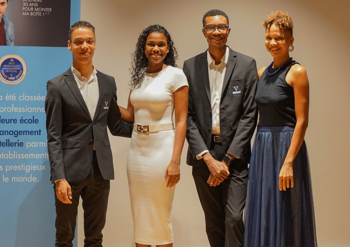 VatelMq's tweet photo. Le vendredi 15 septembre avait lieu la remise des #diplômes de la promotion 2022.

C'est avec honneur et fierté que nous comptons désormais 13 diplômés martiniquais du #Bachelor en #hôtellerie internationale 👏

Nous resterons connectés pour suivre leurs prochaines aventures. https://t.co/ax1y0rXLSE
