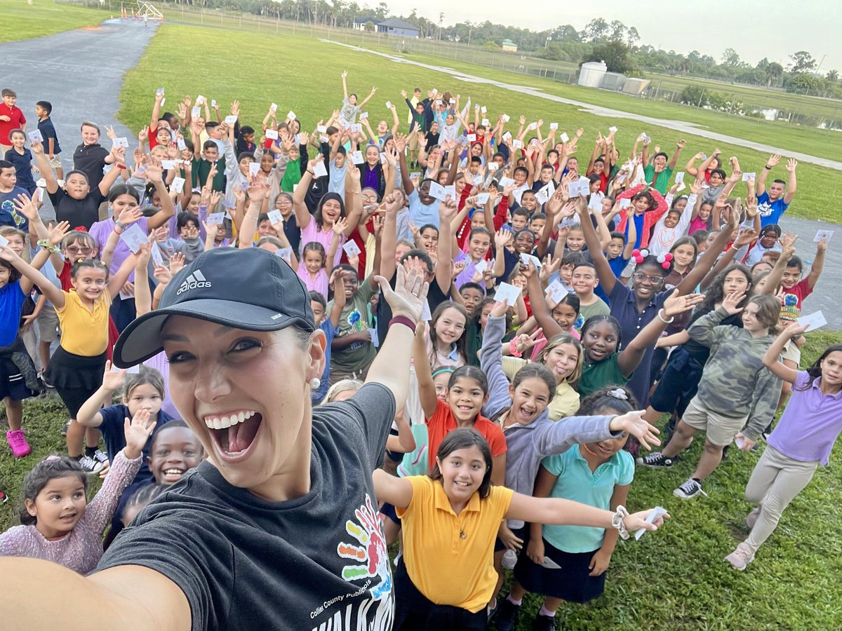 mrswaltersPE's tweet photo. KIDS ON THE GO AT @SPEHAWKSNAPLES  IS THE PLACE TO BE!!!!!🥳🎉🎉🎉🎉👏🏻👏🏻👏🏻
What an amazing sight to see, all these kids being active before the first bell! I love my job!!💕🏃🏾‍♂️🏃🏽‍♀️👏🏻🎊🎉
@ccpsDRIVE2BFIT @collierschools @MarathonKids https://t.co/L3XNHM2FJ2