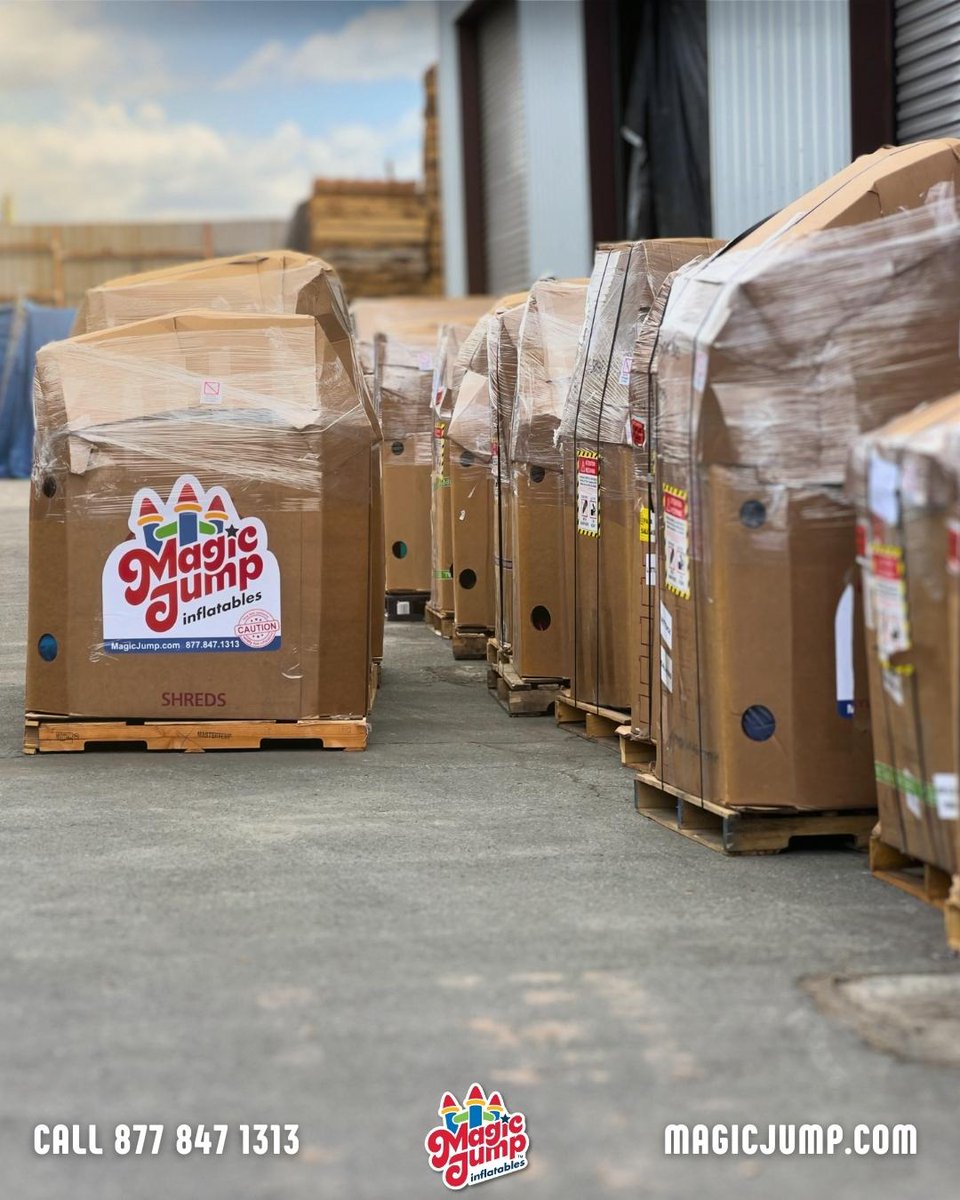 MagicJump's tweet image. With up to 50% OFF on all units, you'll want to hit that link in our bio while supplies last! #inflatables