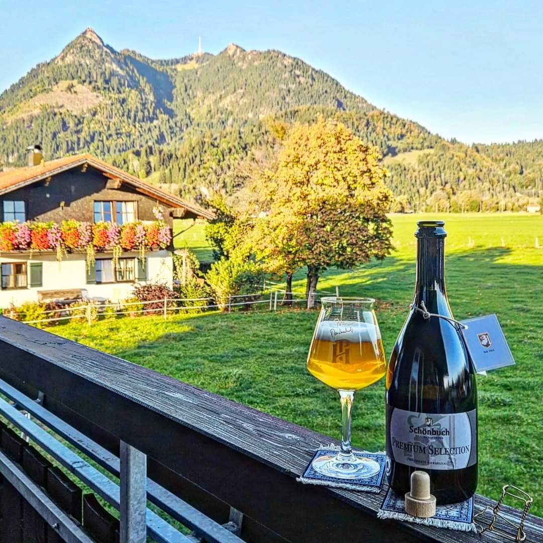 Schönbuch Braumanufaktur – Schönbuch Premium Selection (*****) 4,8%

#beerwithaview #beeronthecarpet

#schönbuch #schönbuchbraumanufaktur #premiumselection