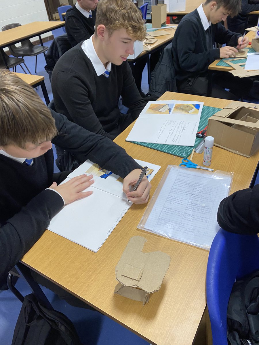 AbersychanDT's tweet image. Busy making prototypes this morning in Product Design. #iterativeprocess