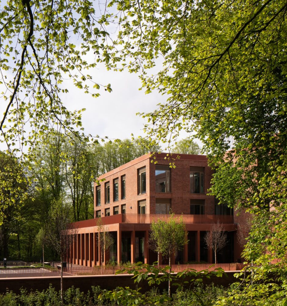 CTAwards's tweet photo. Civic Trust Awards Assessment Visits have taken place in Belfast, Northern Ireland. Good luck @TODDArchitects @QUBelfast @McIlwaineMLA  #FelixOHare @wsp @WSP_UK 
#cta2024 #architecture #Sustainability #access #inclusion #CommunityEngagement #BusinessSchool #building #campus #teaching #learning #resources #studyareas #socialspaces #café
📸 @DonalMcCann