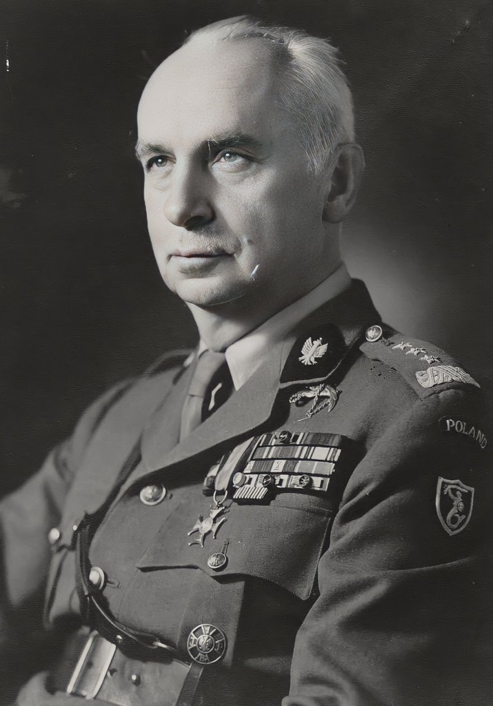📆11 października 1969 r. w Arundel w Kanadzie zmarł gen. Kazimierz Sosnkowski wybitny Polski żołnierz i polityk. Jego odwaga i zaangażowanie w walce o wolność naszego kraju zawsze będą stanowić inspirację. Cześć jego pamięci! 🇵🇱 #KazimierzSosnkowski #WojskoPolskie #Polska