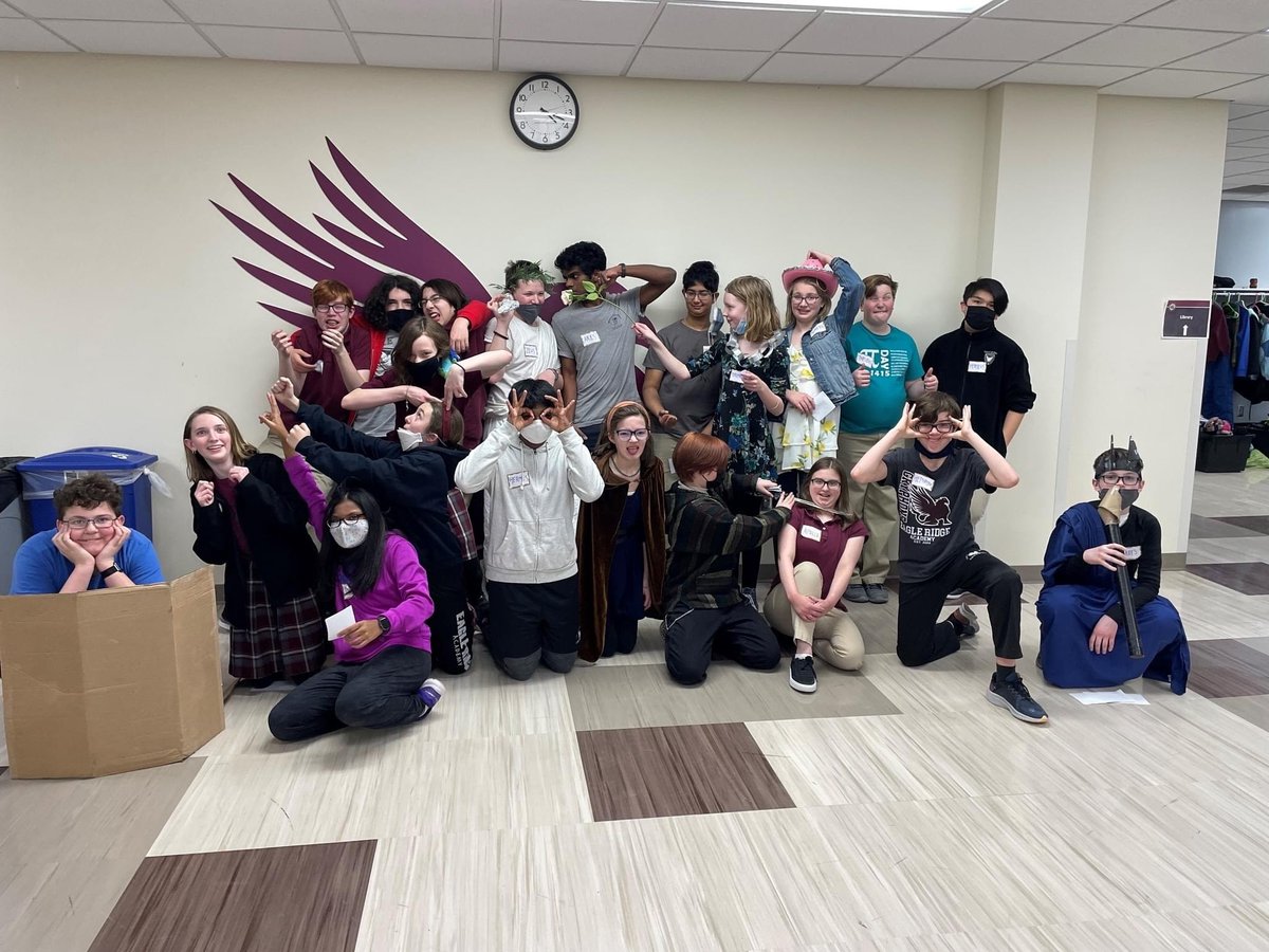 Registration is open for winter activities, including Basketball 🏀 (grades 4-12), Dance Team 👯 (grades 7-12), Mock Trial ⚖️ (grades 7-12), and Junior Classical League 🏛️ (grades 9-12). Learn more about the offerings and register today at era-ar.rschooltoday.com. #GoGryphons