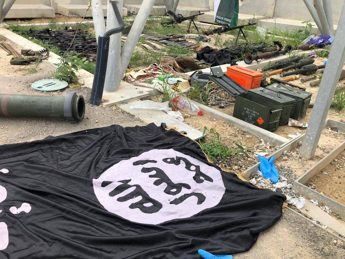 EllaTravelsLove's tweet image. Taken In Kibbutz Sufa, which was infiltrated by Hamas terrorists on Saturday, a flag of the Islamic State is found next to the weapons they brought with them.

This is why we say - Hamas is ISIS.

Don't look away. Don't forget that for a moment.

taken from: @orielishamiller…
