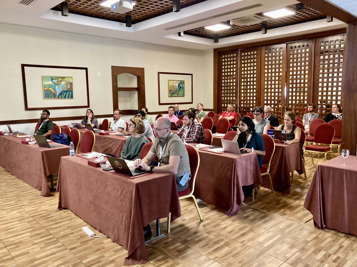 As we start the main conference with amazing keynote speakers, papers, and posters, we give a round of applause to the incredible #workshops and #tutorials that took place at #eScience. 👏👏
We thank their organizers, presenters, and attendees for these successful sessions.🤩